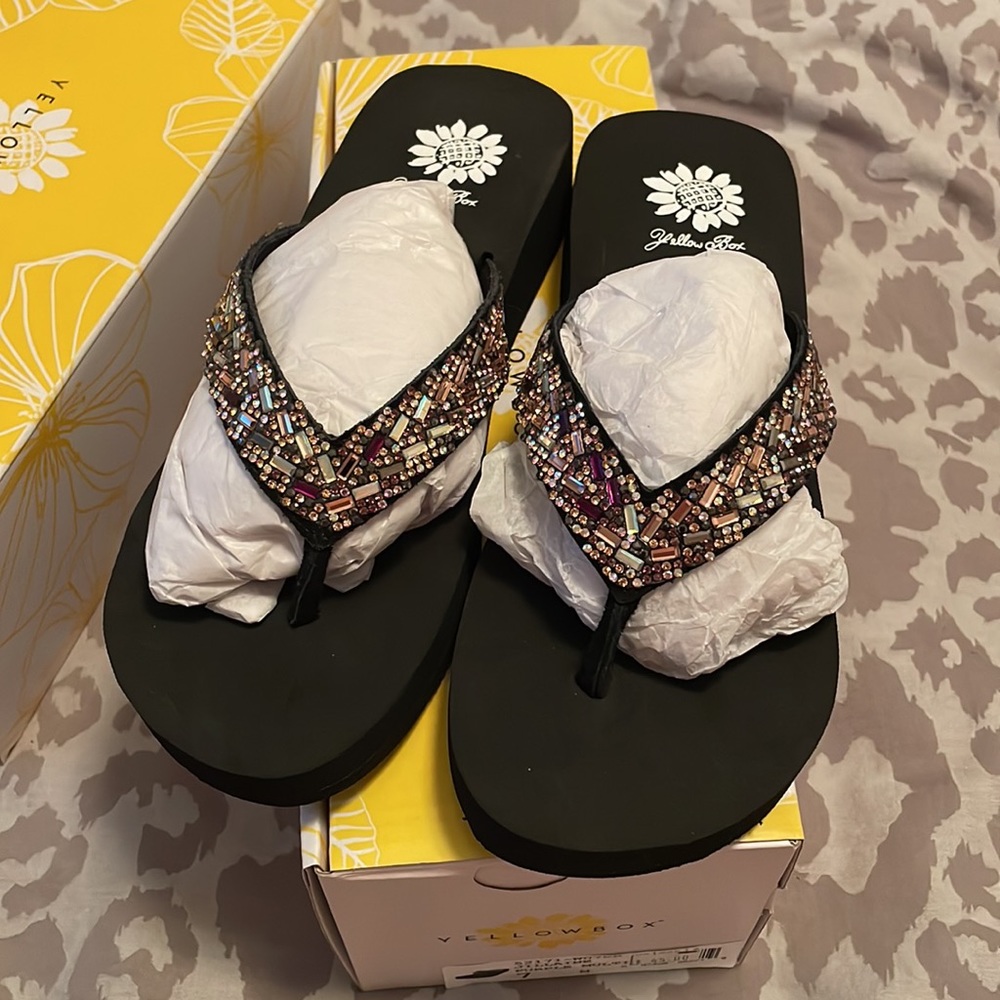 Yellow Box flip flops - Picture 2 of 7